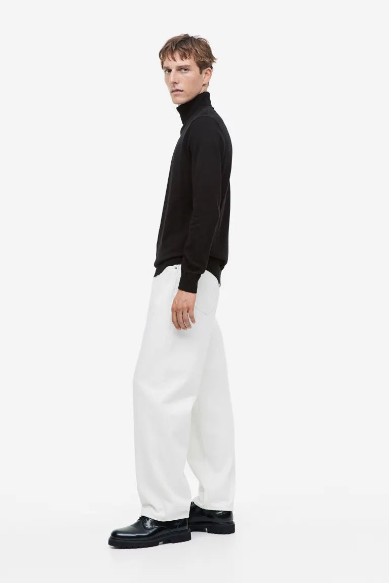 Slim Fit Fine-knit Turtleneck Sweater – Image 2