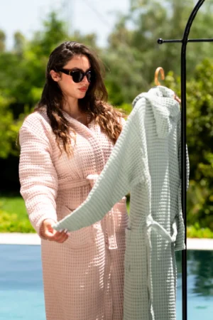 Cape de bain Nid d abeille Rose bébé