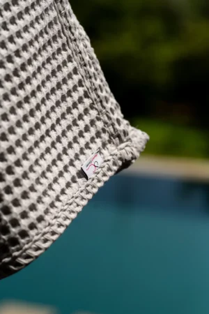 Cape de bain Nid d abeille Gris