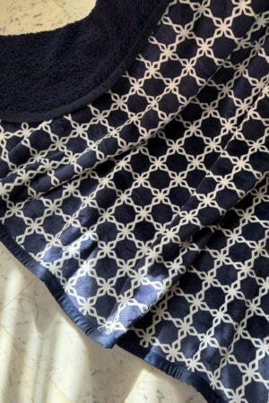 Plaid bleu marine avec Design