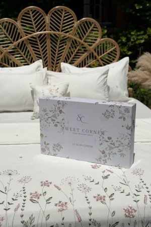 Couvre Lit Signature  « Sweet Corner » Luxury Collection ( AYLA )