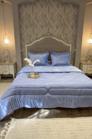 Couette en polaire bleu ciel