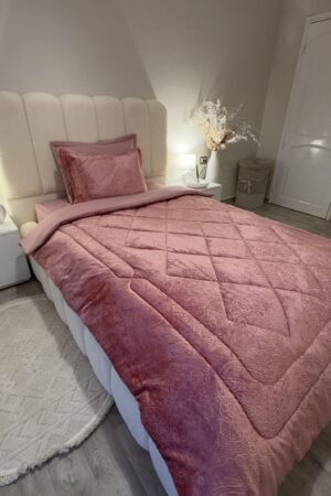 Couette en polaire rose poudré (place et demi)