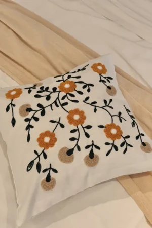 Taie Brodé Fleur Orangée
