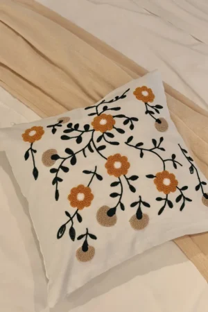 Taie Brodé Fleur Orangée