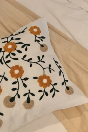 Taie Brodé Fleur Orangée