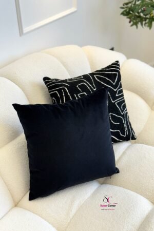 Coussin décoratif NOIR avec design